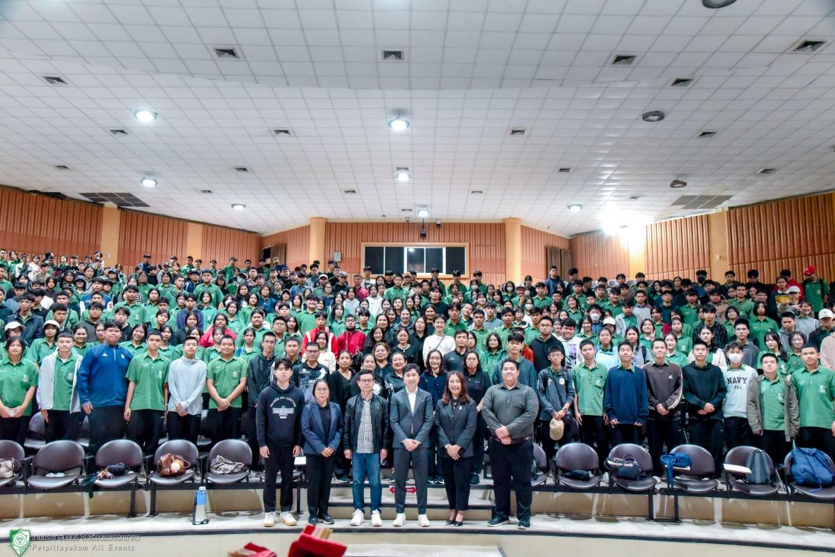 โรงเรียนเพชรพิทยาคม จัดกิจกรรมทัศนศึกษาแหล่งเรียนรู้บูรณาการ 8 กลุ่มสาระการเรียนรู้ (ระดับชั้น ม.5) เปิดโลกทัศน์ทางวิชาการและวิถีเกษตร