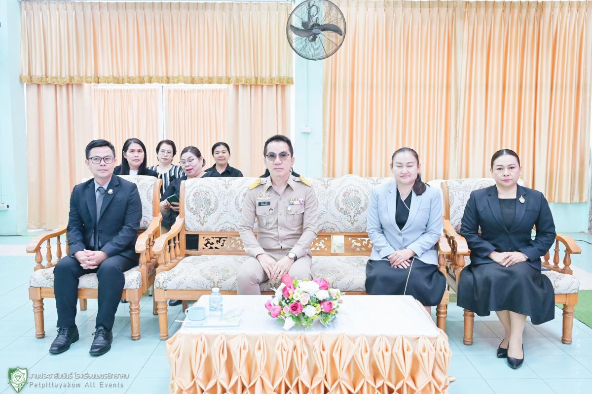 โรงเรียนเพชรพิทยาคม จัดโครงการกิจกรรมอบรมส่งเสริมคุณธรรม จริยธรรม นักเรียนชั้นมัธยมศึกษาปีที่ 4 ประจำปีการศึกษา 2568