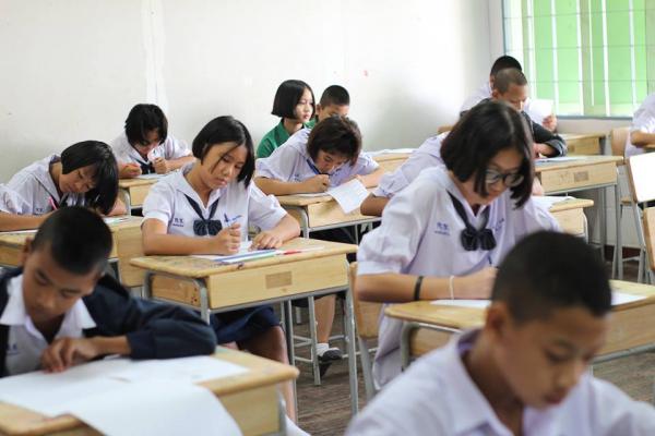 โรงเรียนเพชรพิทยาคมจัดสอบธรรมสนามหลวง ประจำปีการศึกษา 2560