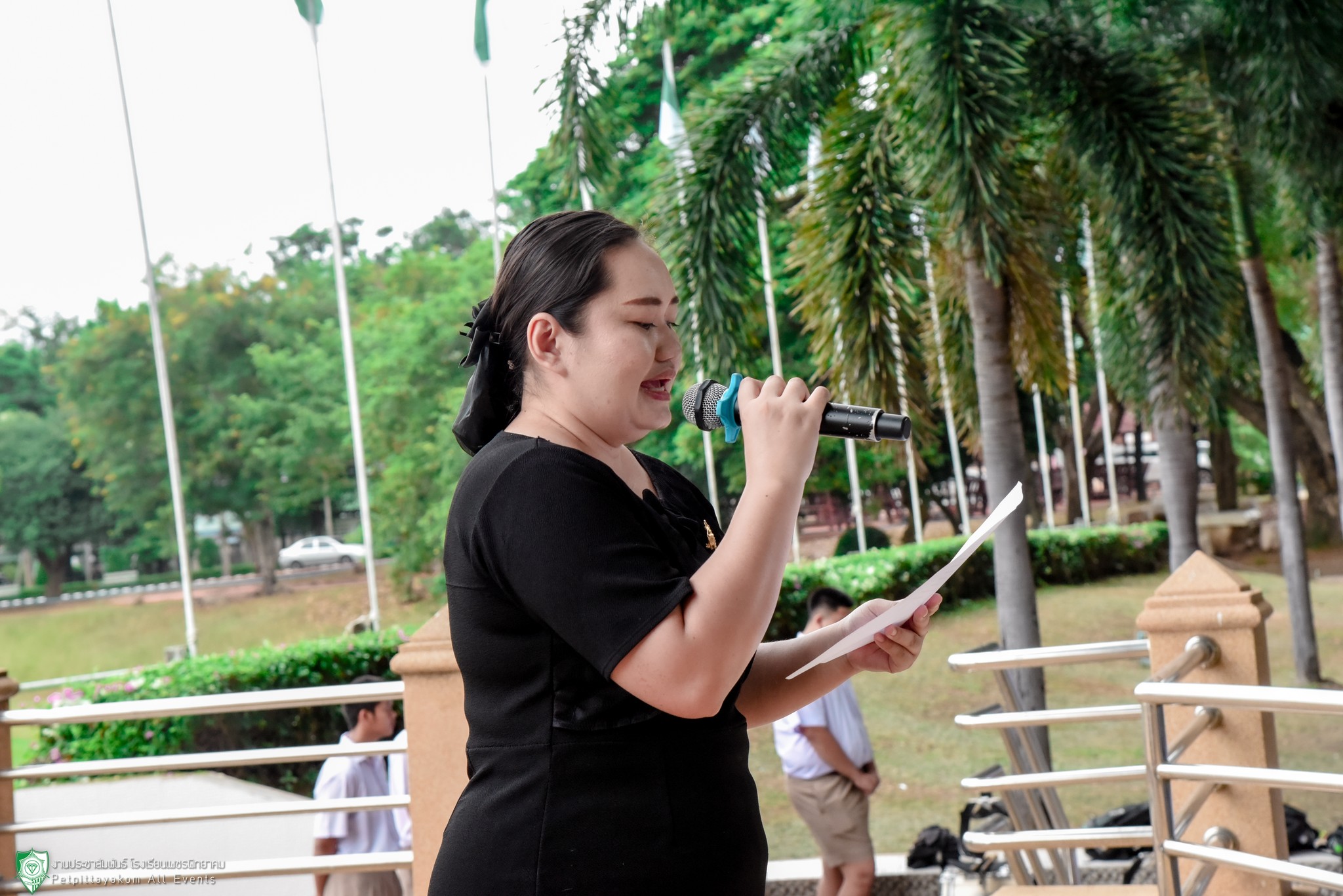 บรรยากาศนักเรียนหน้าเสาธง