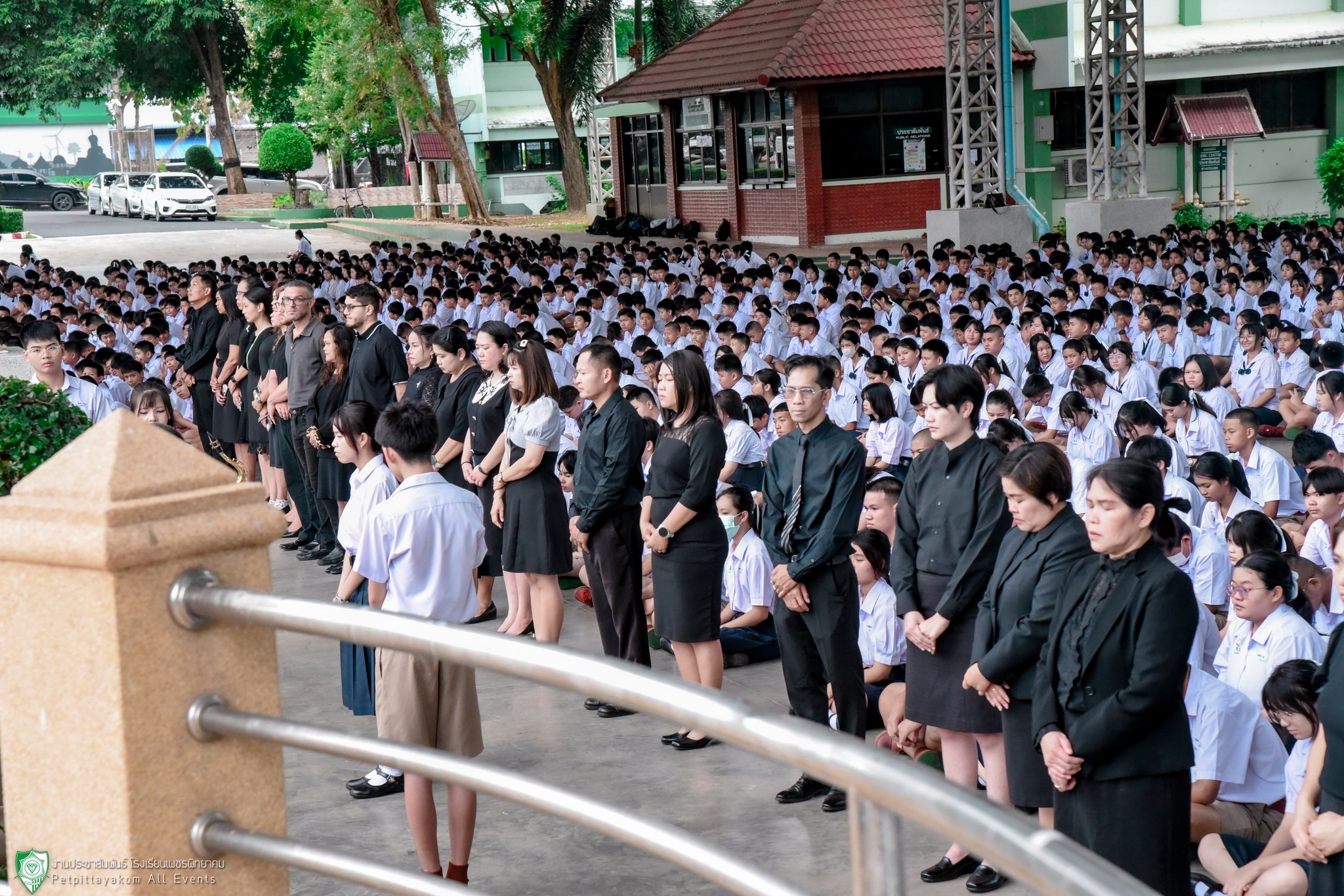 บรรยากาศนักเรียนหน้าเสาธง