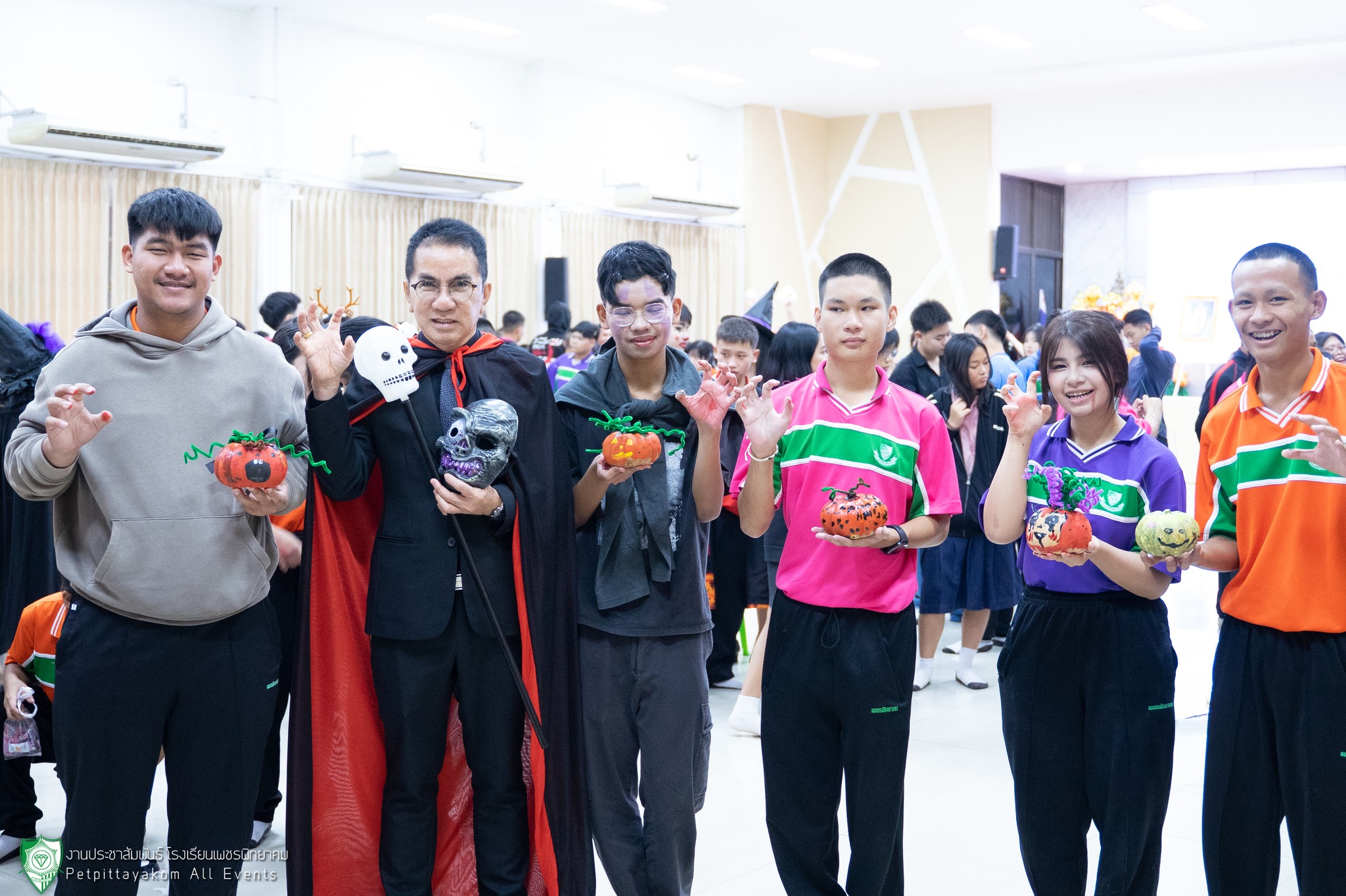 รอยยิ้มและความสุขของนักเรียนเพชรพิทยาคม