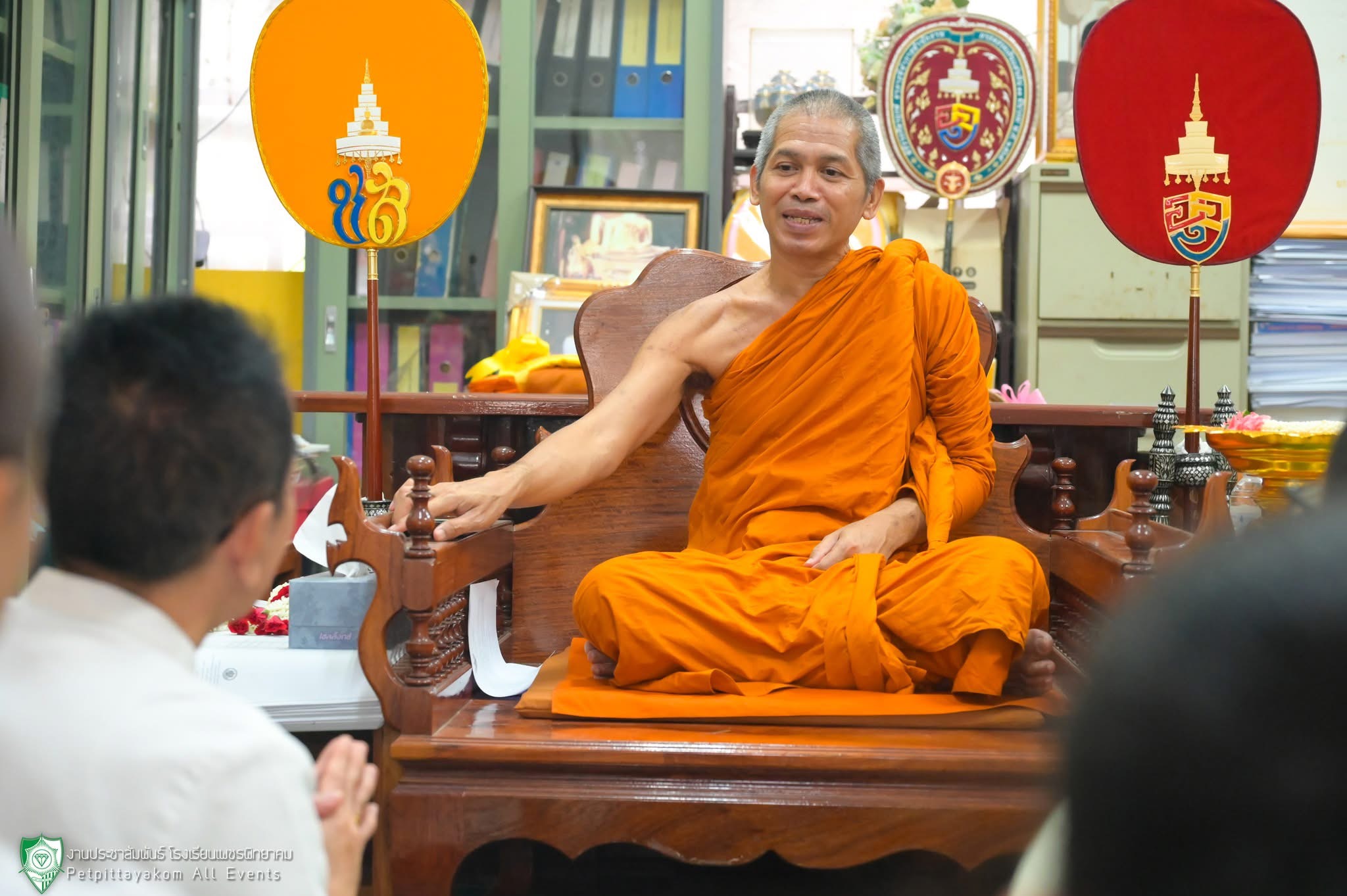 บรรยากาศพิธีทอดกฐินสามัคคี