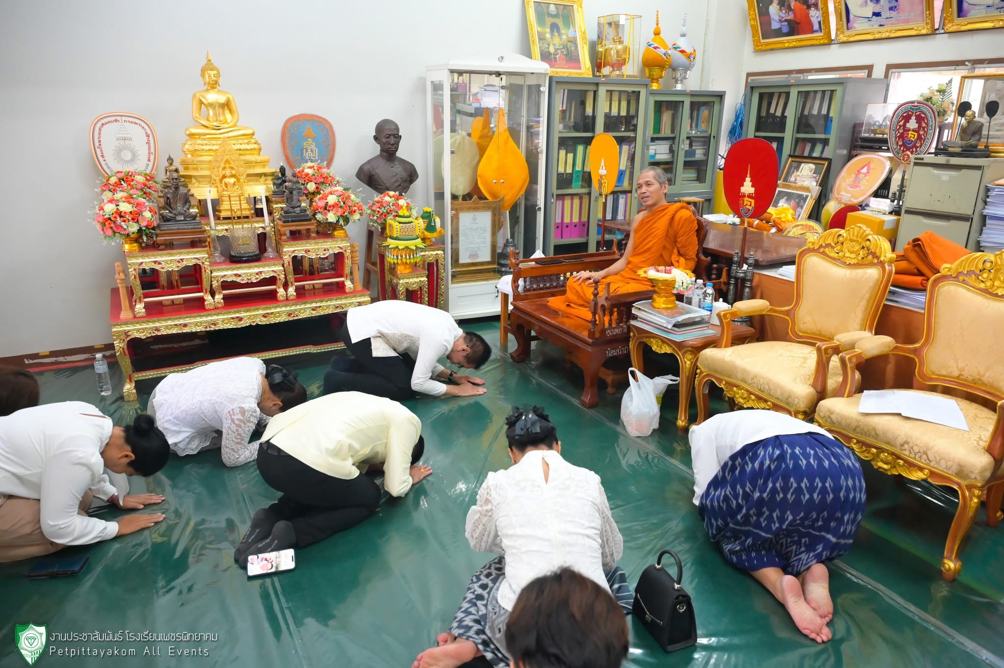 บรรยากาศความศรัทธาและความพร้อมเพรียงในพิธี