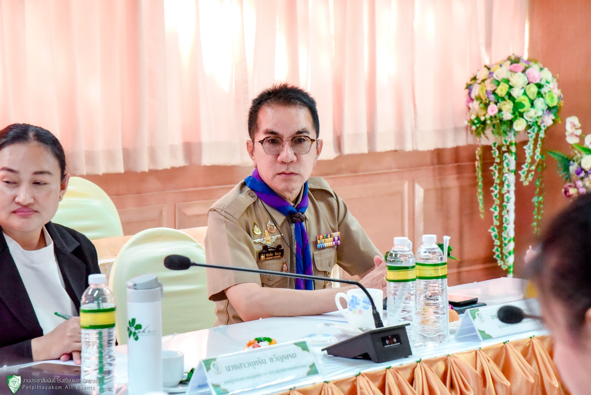 ผู้บริหารและคณะครูร่วมต้อนรับคณะนิเทศ