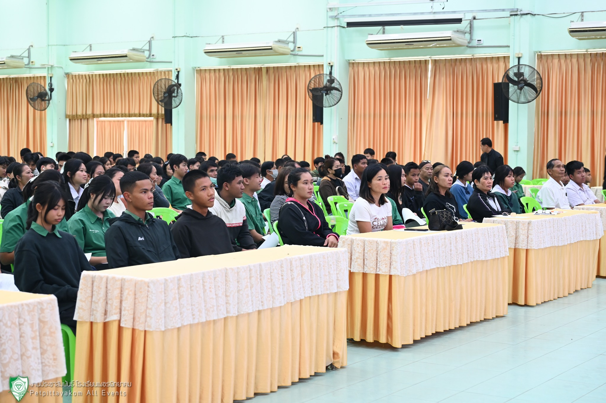 บรรยากาศการให้คำแนะนำผู้ปกครอง 1