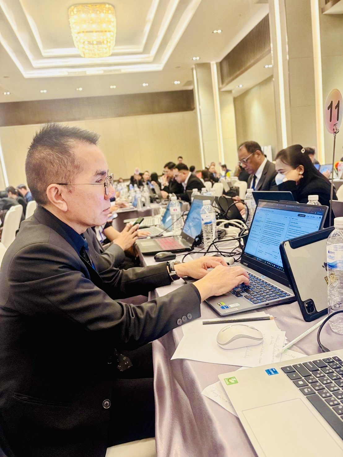 ดร.พีระวัตร จันทกูล ร่วมกิจกรรมกลุ่ม