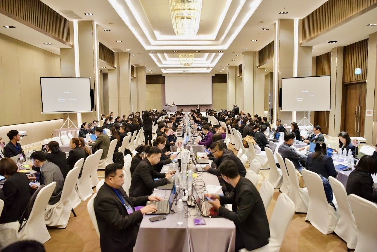 ภาพหมู่ผู้เข้าร่วมอบรม สสวท.