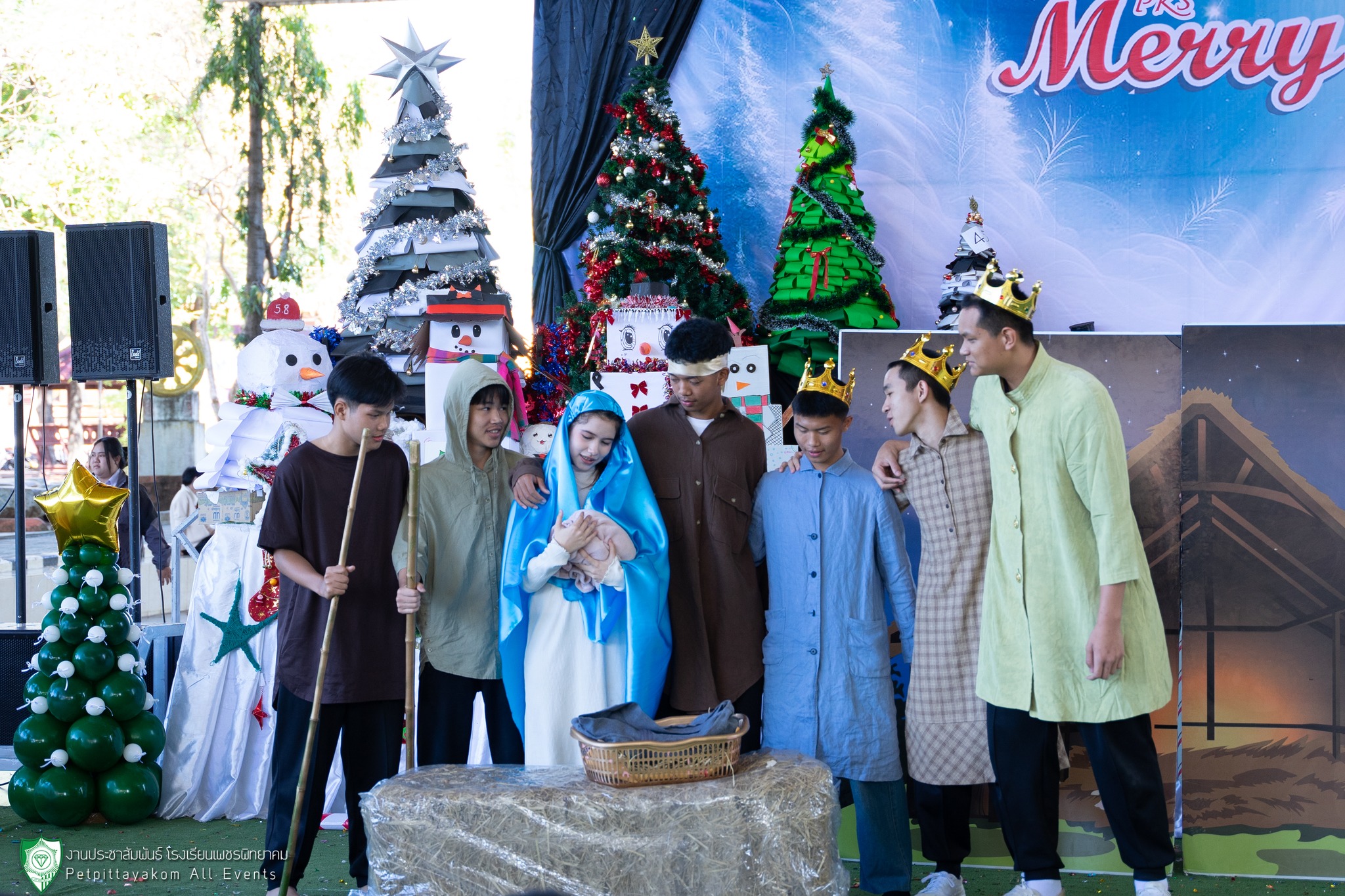 พิธีมอบรางวัลแก่นักเรียนผู้ชนะการประกวด