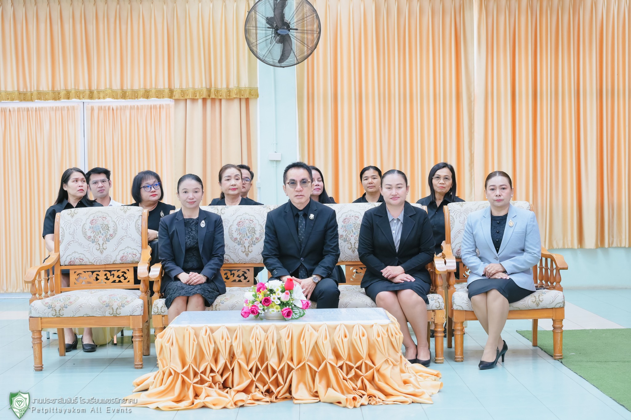 ดร.พีระวัตร จันทกูล ผู้อำนวยการโรงเรียนเพชรพิทยาคม ประธานในพิธี