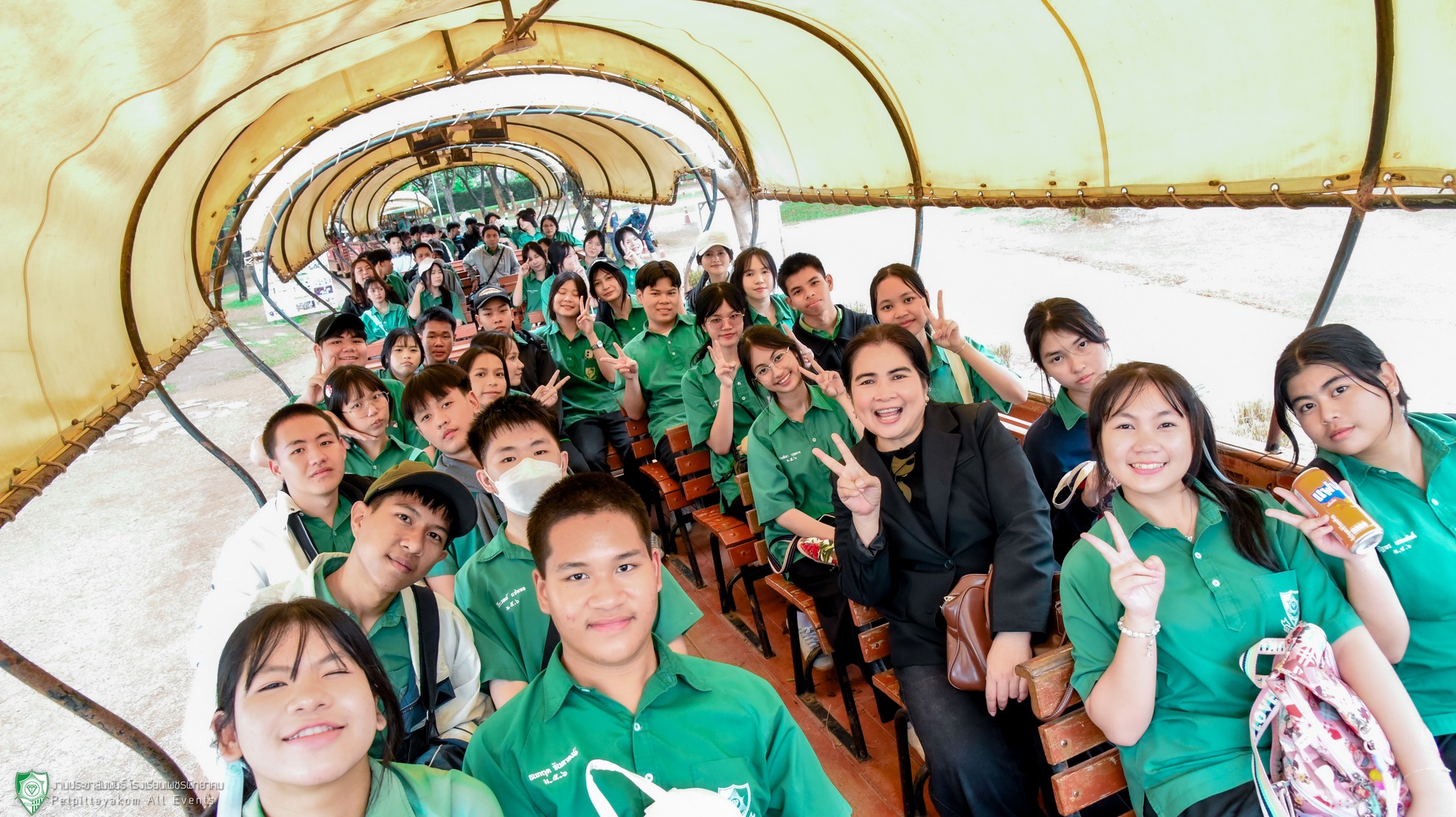 บรรยากาศสนุกสนานระหว่างการทัศนศึกษา