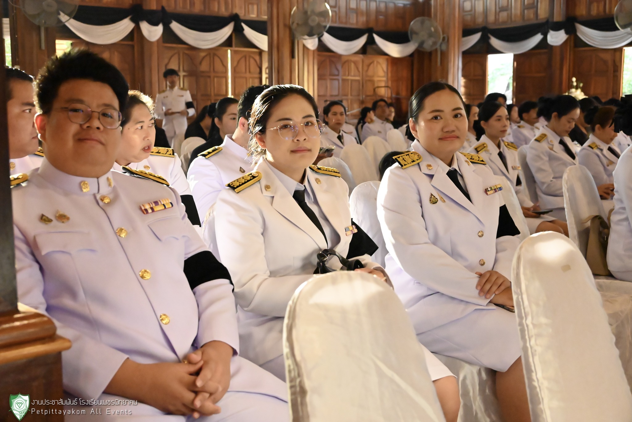 ภาพพิธีทำบุญตักบาตร