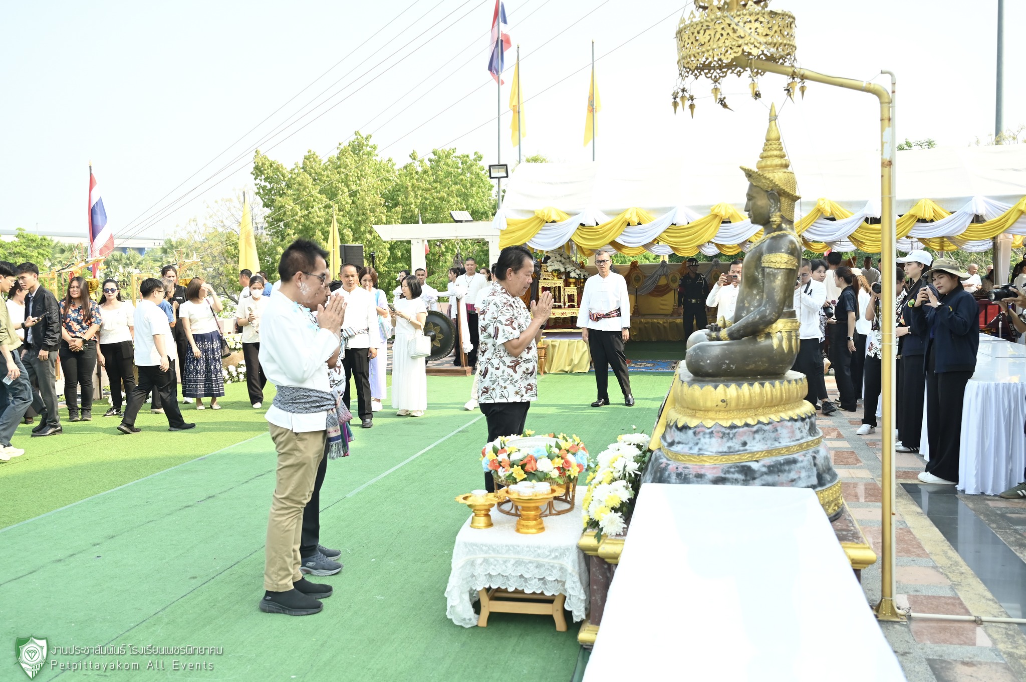 ภาพพิธีสรงน้ำพระพุทธมหาธรรมราชา 6