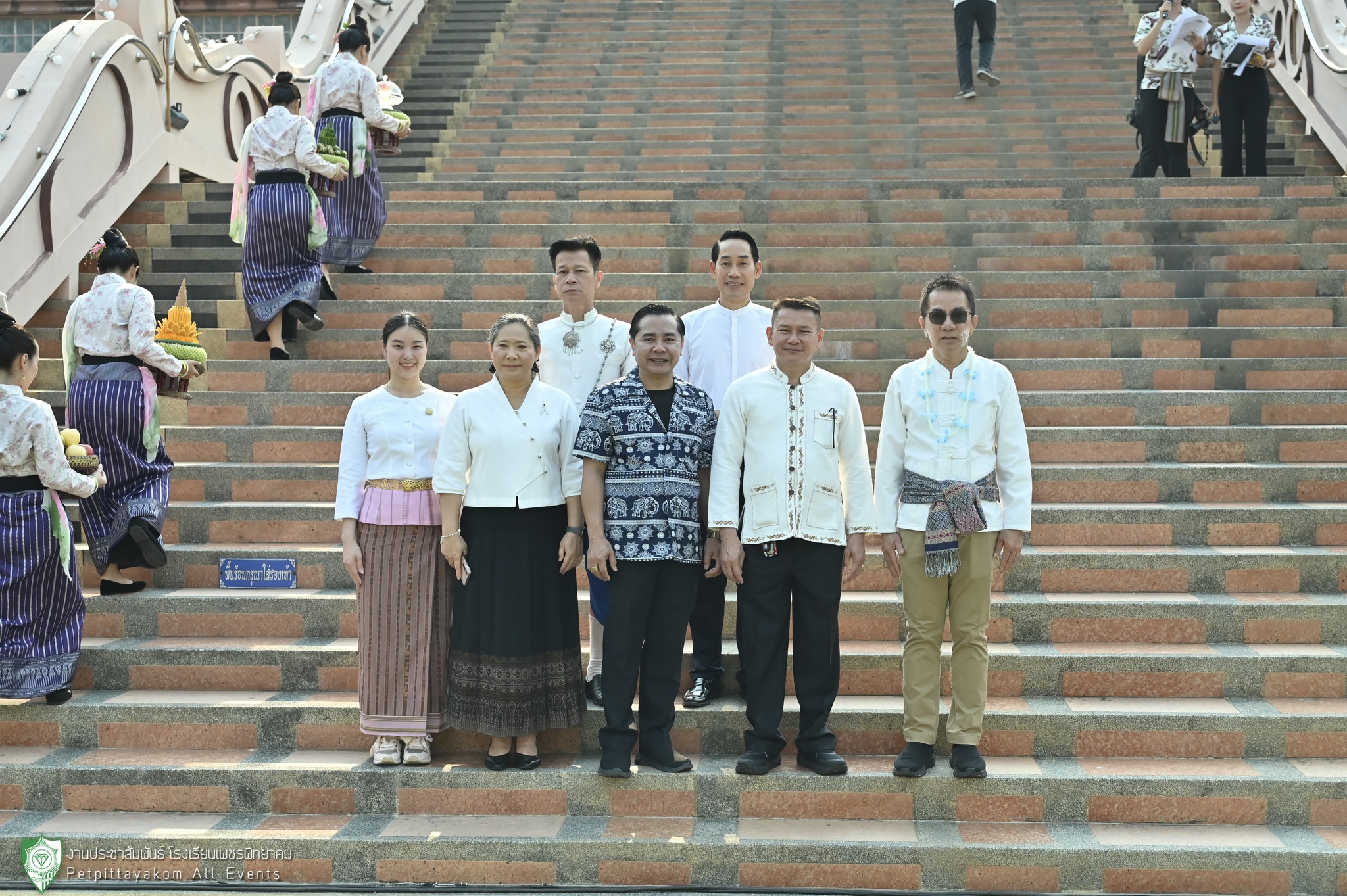 ภาพพิธีสรงน้ำพระพุทธมหาธรรมราชา 9