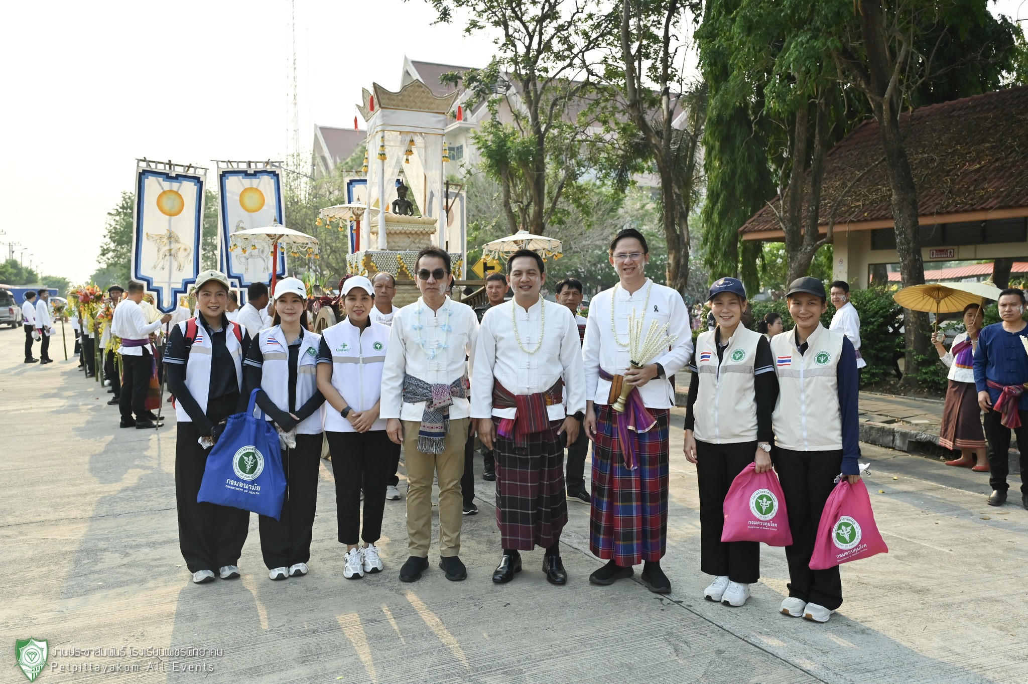 ภาพพิธีสรงน้ำพระพุทธมหาธรรมราชา 10