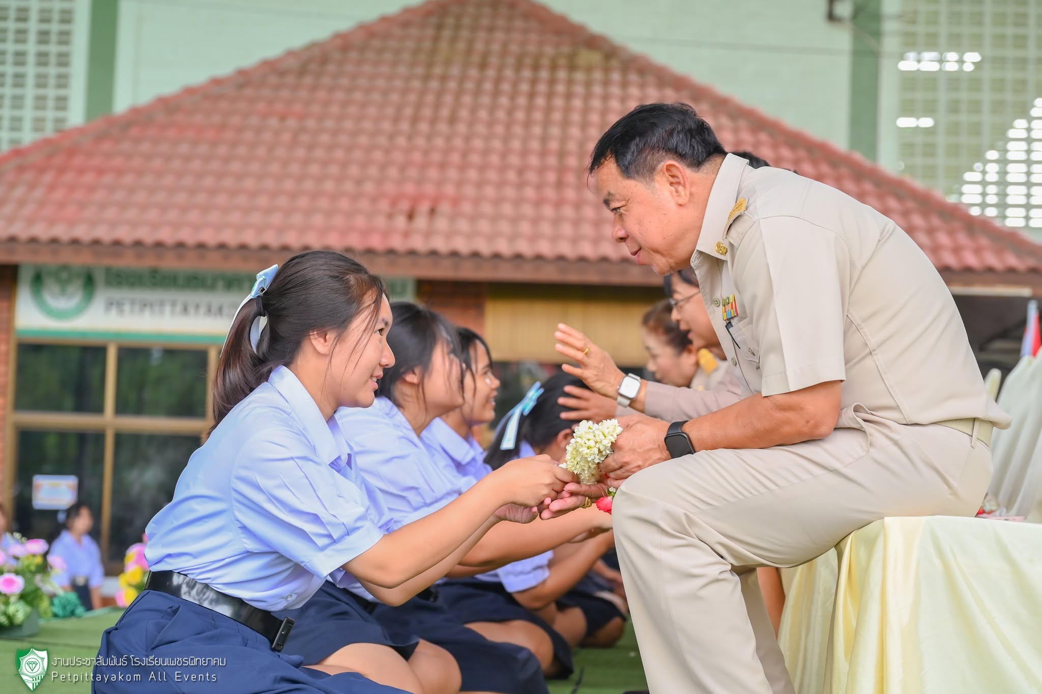 พิธีไหว้ครู โรงเรียนเพชรพิทยาคม ภาพที่ 8