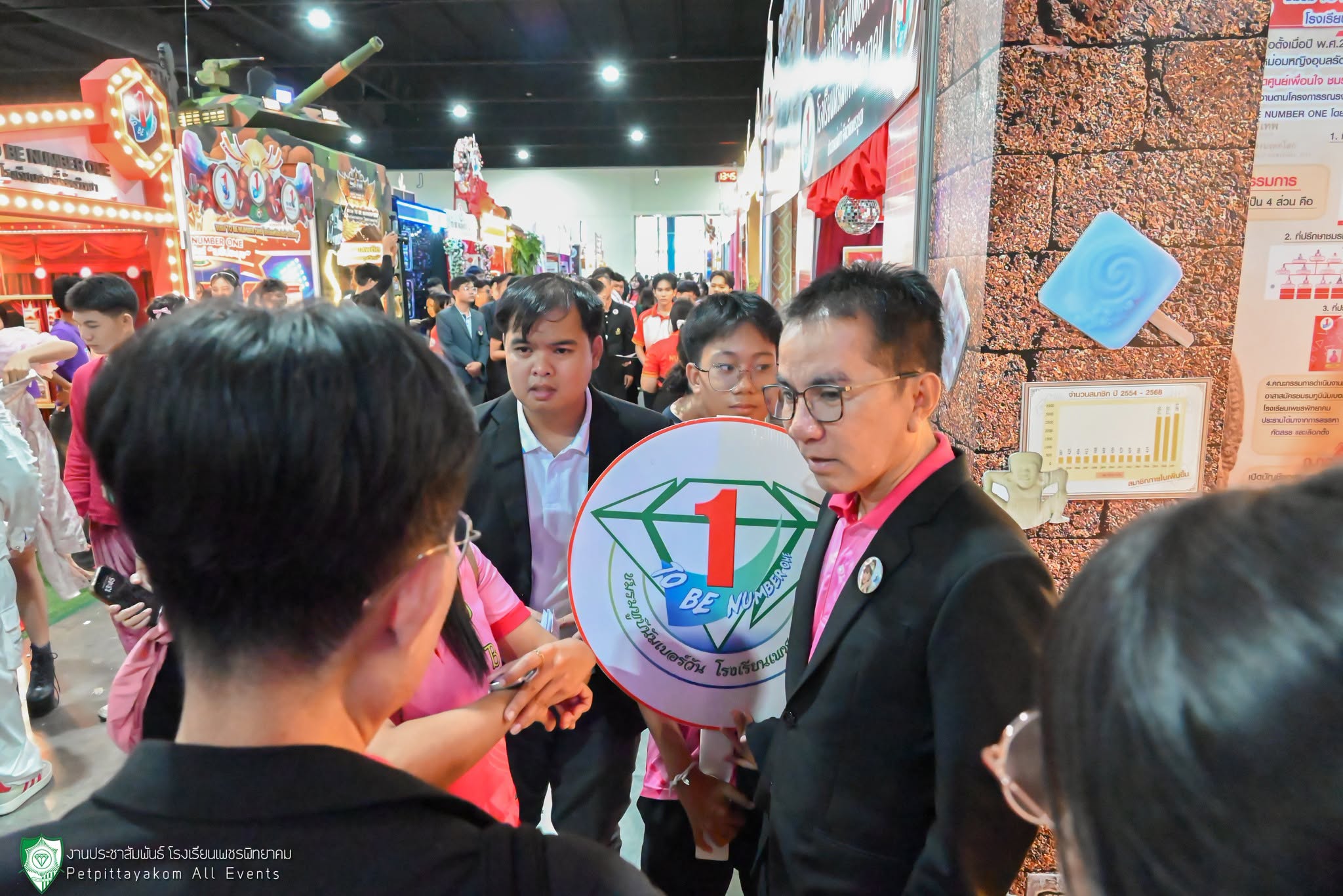 งานมหกรรมรวมพล TO BE NUMBER ONE ปี 2569 โรงเรียนเพชรพิทยาคม ภาพที่ 6