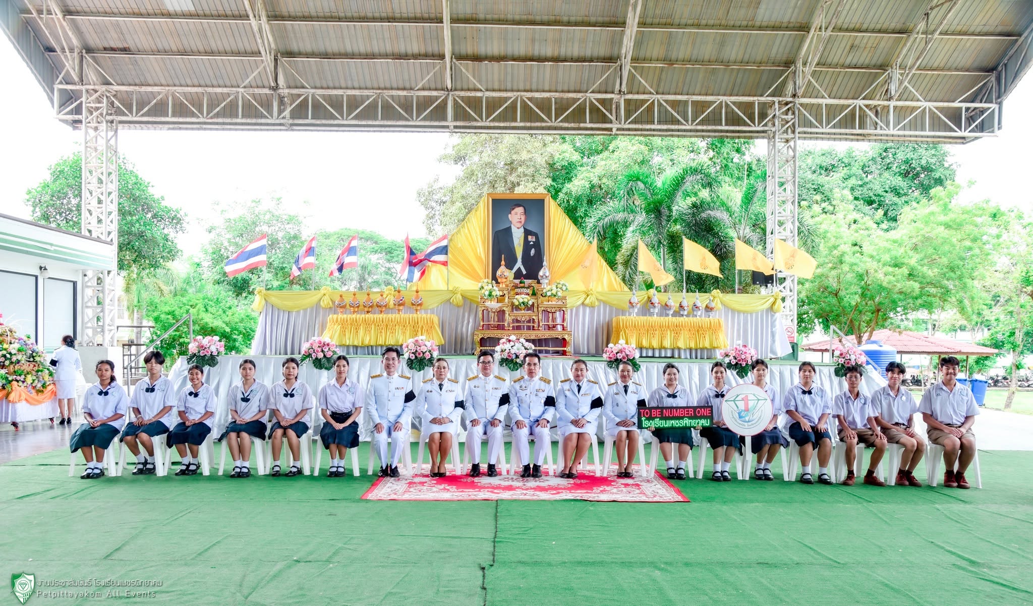 คณะครูร่วมกิจกรรมวันเข้าพรรษา