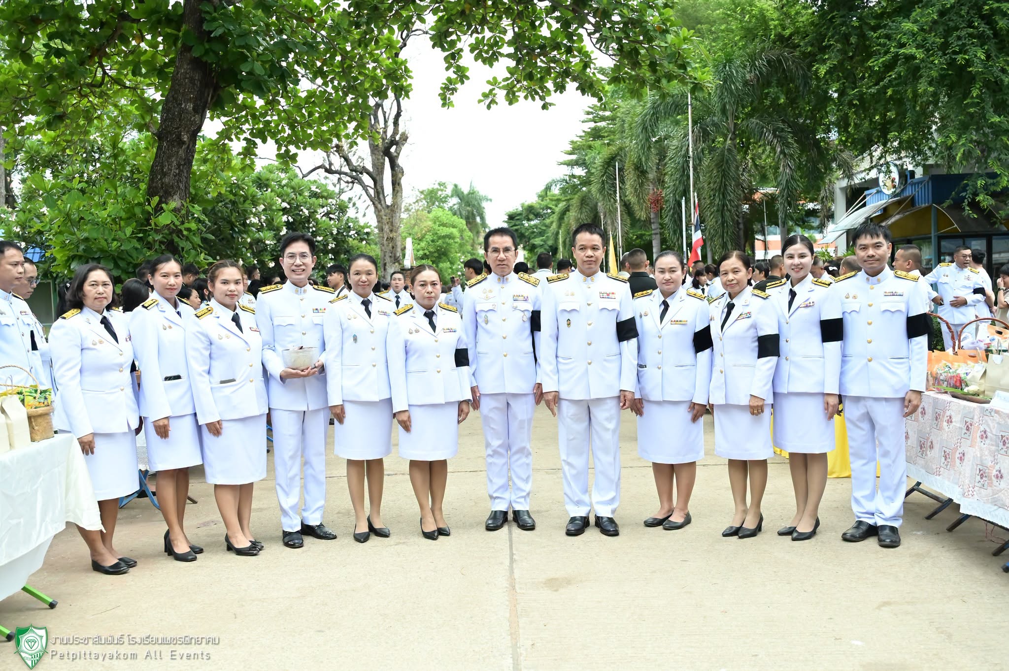 ผู้บริหารและครูร่วมพิธี