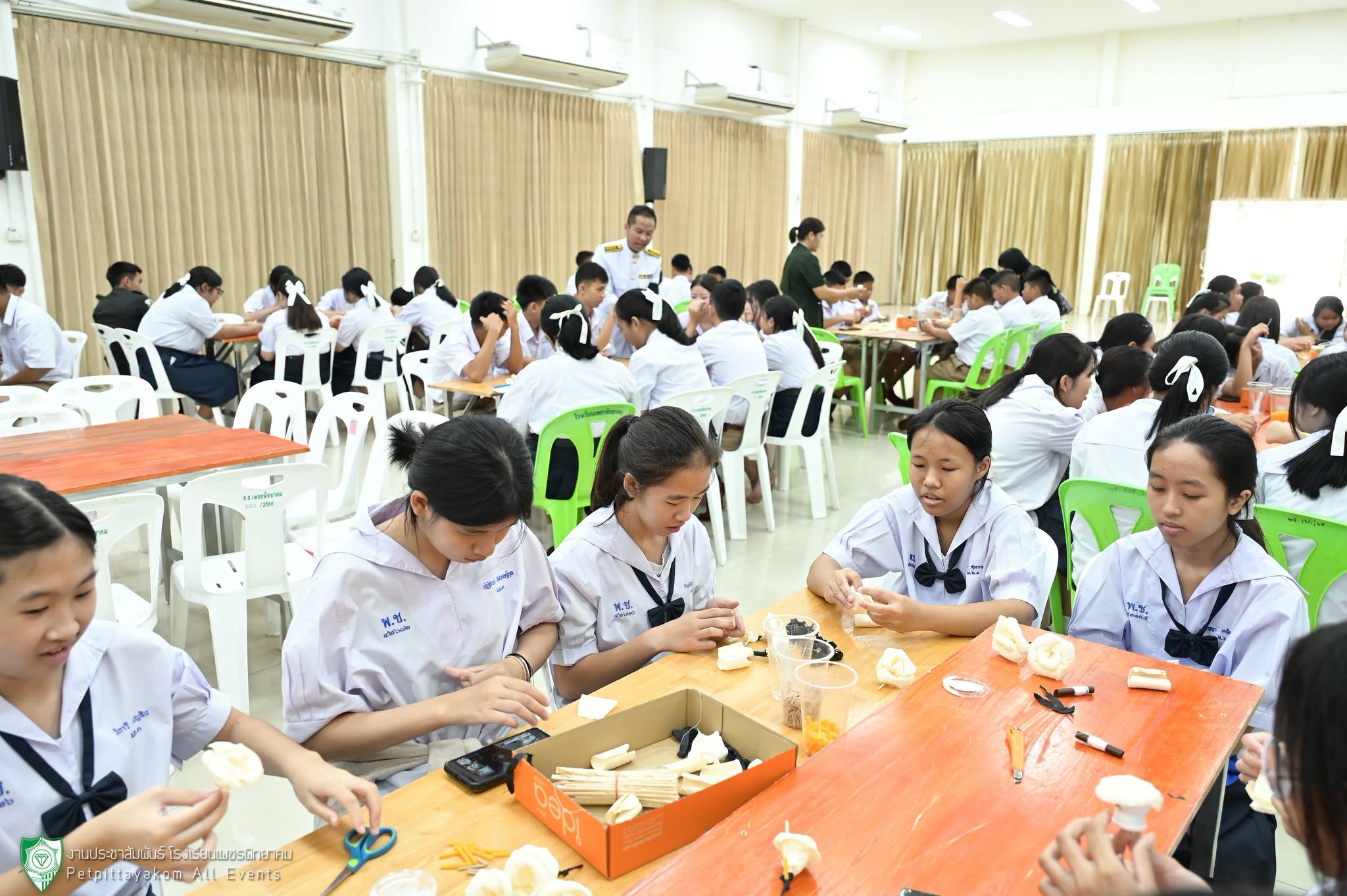 กิจกรรมหนึ่งหมื่นดอกไม้จันทน์ ร้อยดวงใจภักดิ์