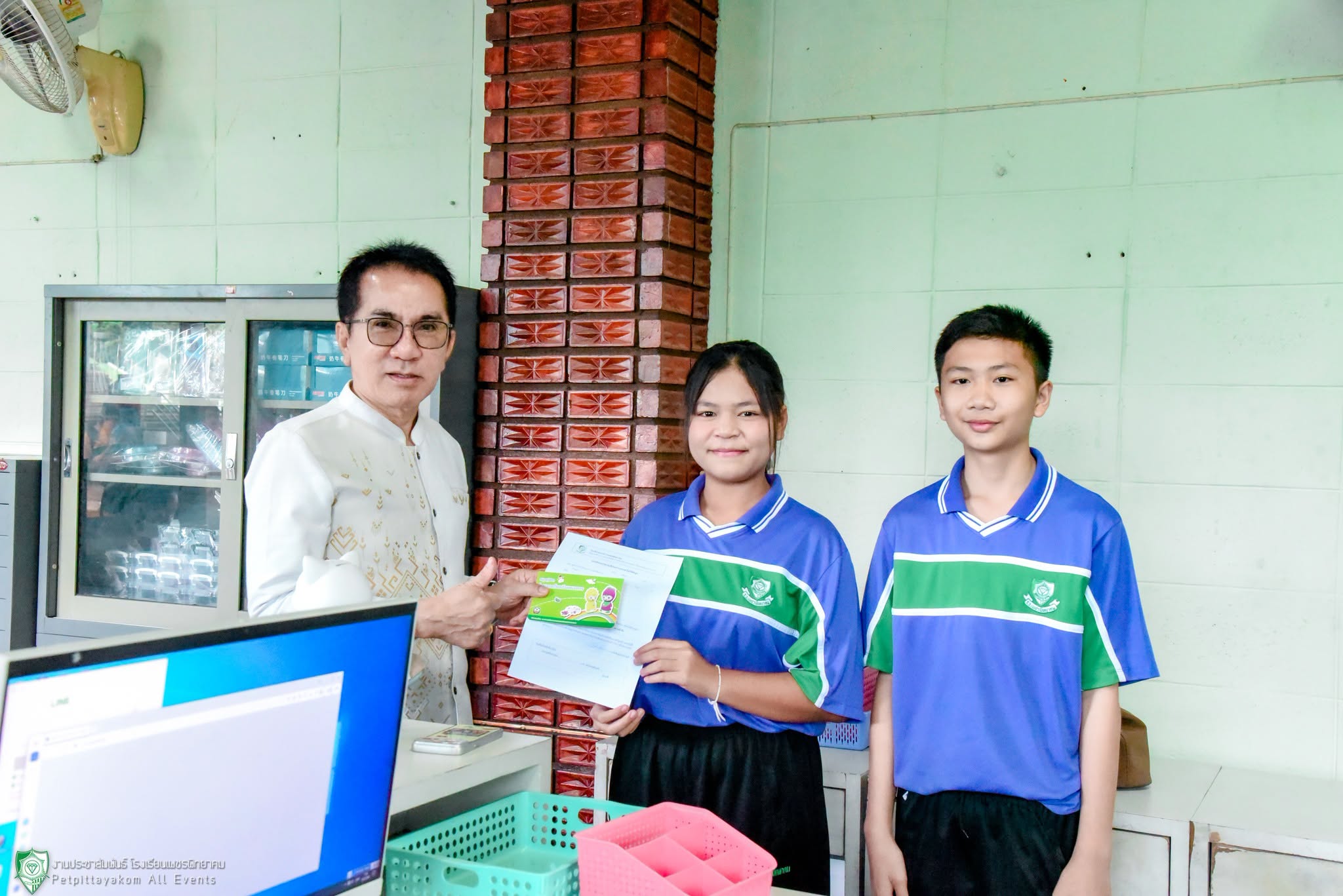ผู้บริหารเปิดบัญชีโรงเรียนธนาคาร ภาพที่ 6