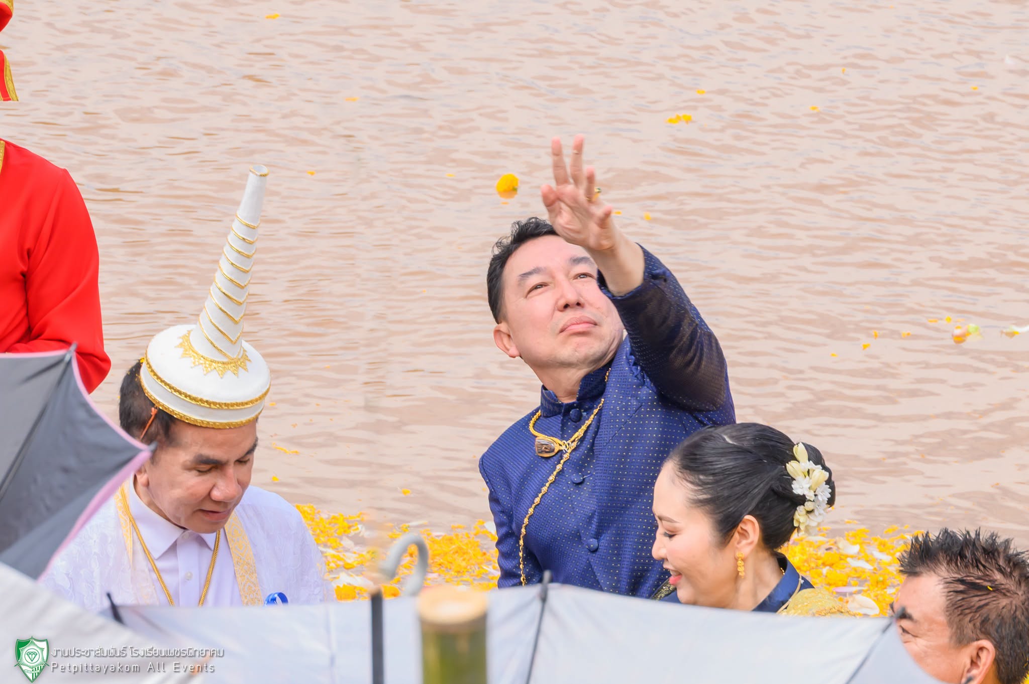 ประมวลภาพประเพณีอุ้มพระดำน้ำ ภาพที่ 21