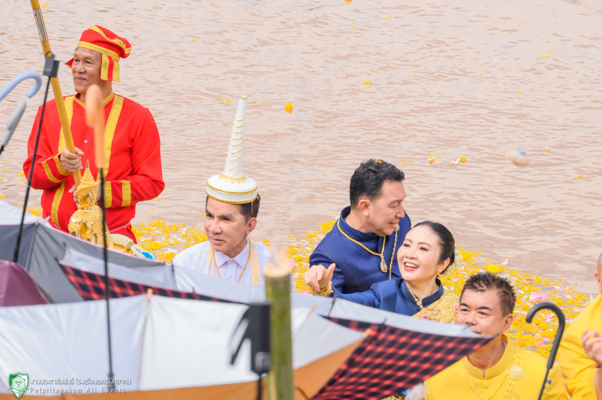 ประมวลภาพประเพณีอุ้มพระดำน้ำ ภาพที่ 23