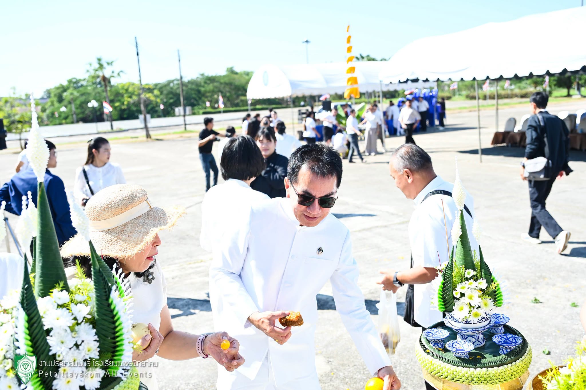 พิธีบวงสรวงก่อสร้างซุ้มถวายดอกไม้จันทน์