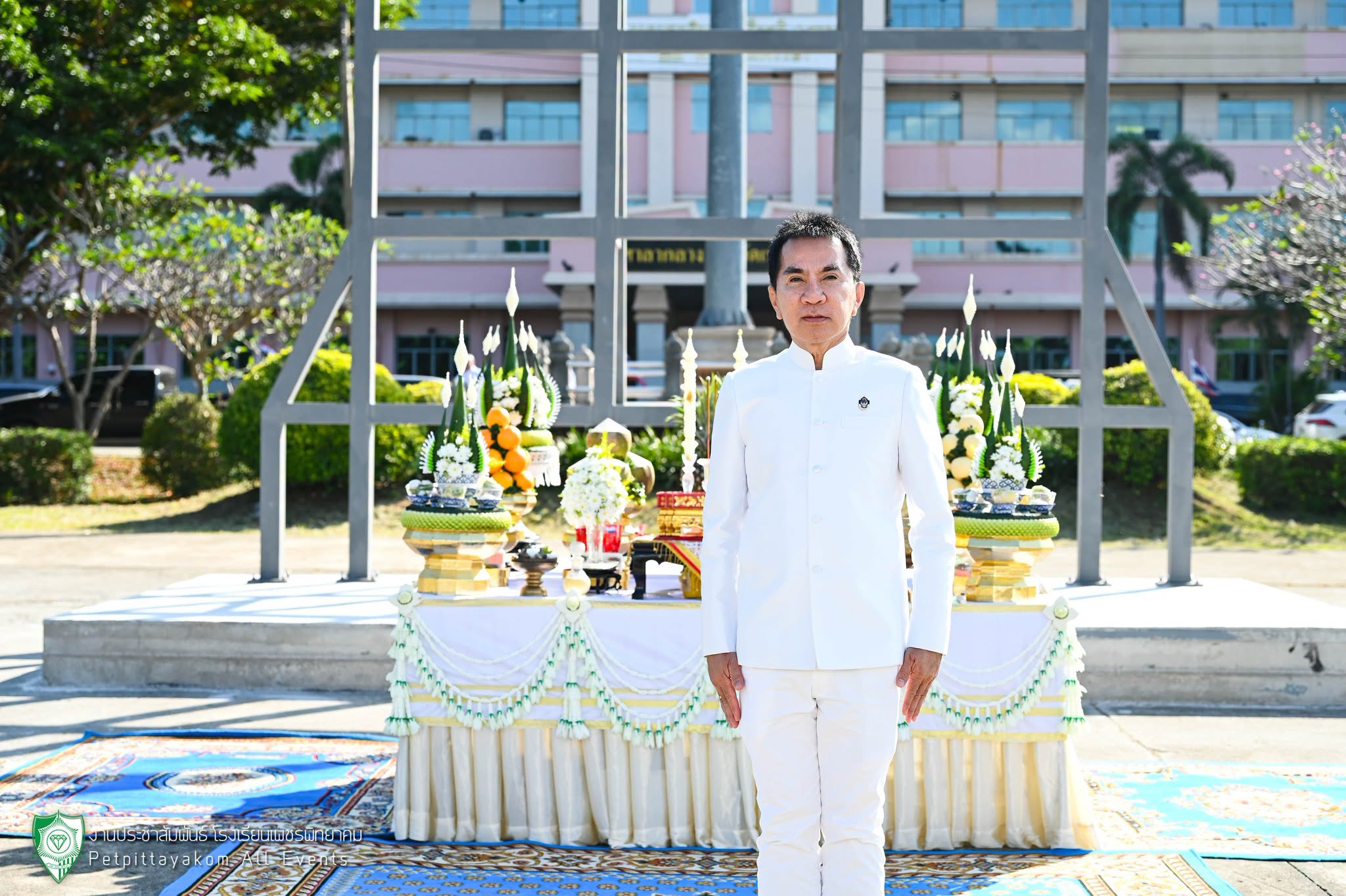 พิธีบวงสรวงก่อสร้างซุ้มถวายดอกไม้จันทน์